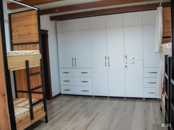 Койка в общем номере для мужчин — bed space, Bishkek