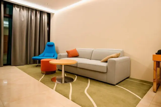 Familienzimmer mit Balkon — zimmer, Bosteri