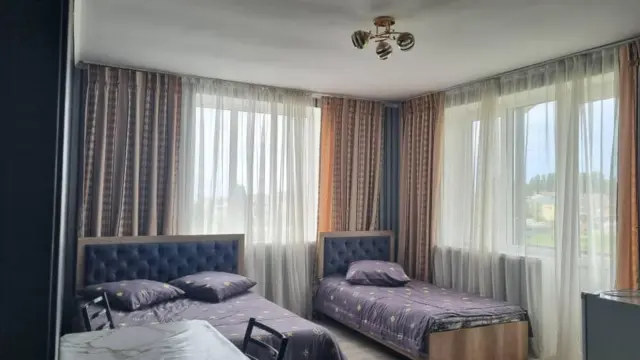 Трехместный номер — номер, с. Бостери