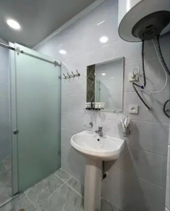 Lits Jumeaux - Bâtiment 2 — chambre, Kara-Oy