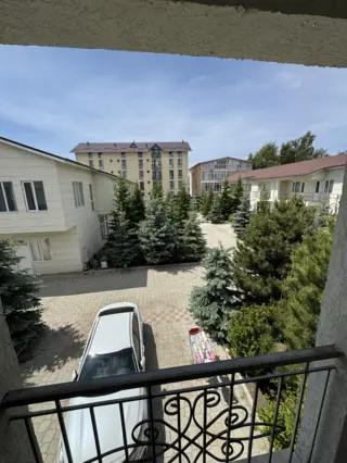 Townhouse in "Vzmorye City" — townhouse, v. Bosteri