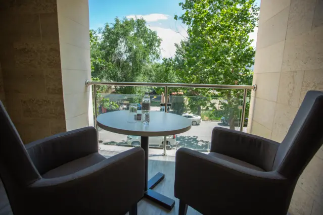 "B" Hotel Bishkek — hotel, Bishkek
