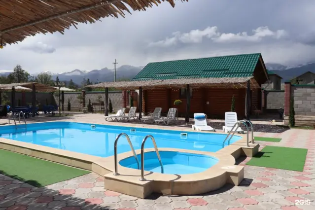 Kok-Tyube Hotel — hotel, v. Bosteri