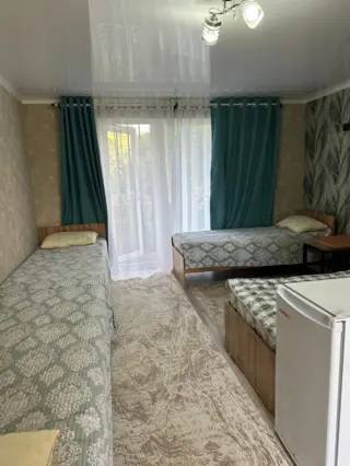 Трехместный номер — номер, с. Бостери