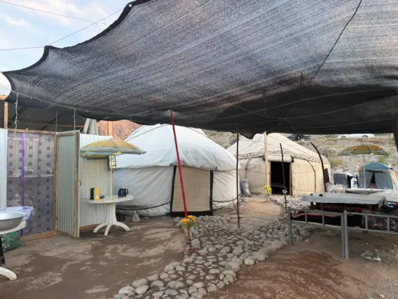 Зона Отдыха "Kekilik Yurt Camp" — зона отдыха, с. Тон