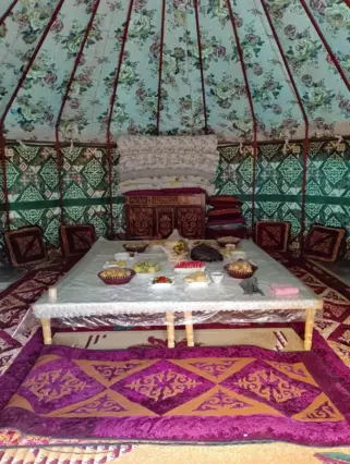 Чоң боз үй — боз үй, Манас (Жалал-Абад)