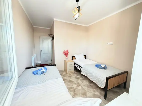 Zweibettzimmer — zimmer, Karakol