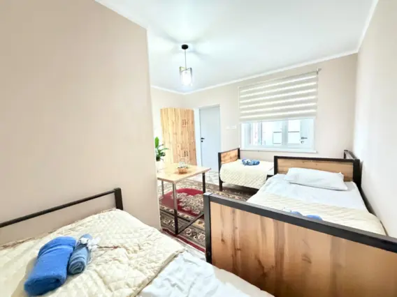 Chambre Triple — chambre, Karakol