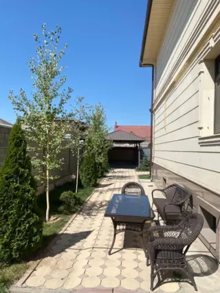 Koʻk-Jar turar-joy massividagi ikki qavatli uy — kotedj/uy, Bishkek